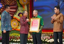 Pangdam Udayana Raih Penghargaan Kerthi Bali Sewaka Nugraha