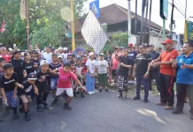 Jalan Santai Desa Banjarangkan Bertabur Doorprize dan Nasi Jinggo Gratis