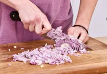 Bukan Sedih, Ini Alasan Seseorang Menangis saat Potong Bawang