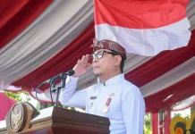Wawali Arya Wibawa Pimpin Apel Penurunan Bendera HUT ke-81 RI