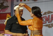 Jembrana Canangkan Bunga Cepaka Putih sebagai Maskot Daerah dalam Berbusana