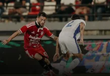 Tanggapan Johnny Jansen terhadap Jay Herdman saat Tampil Lawan Persib Bandung