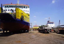 Bupati Satria Pastikan Proses Docking KMP Nusa Jaya Abadi Berjalan Lancar