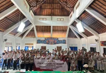 Polwan Polres Gianyar Edukasi Pelajar lewat Program Polwan Goes To School