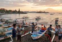 Zona Tangkap Bergeser, Nelayan Denpasar Beralih ke Pariwisata Bahari