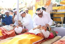 Jaya Negara Ngayah Nyangging di Metatah Massal Desa Adat Panjer