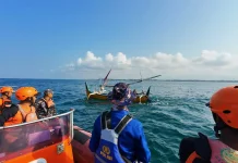 Perahu Nelayan Pecah Hantam Batang Kayu di Laut, Satu Belum Diketemukan