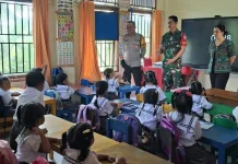 Babinsa Batuaji Tanamkan Kebiasaan Disiplin kepada Anak PAUD