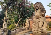 Mengapa Patung di Pura Disebut Gambaran Diri Kita?