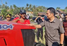 Dukung Ketahanan Pangan, Bupati Kembang Serahkan 4 Unit Traktor Roda Empat