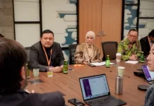 Menkomdigi Tegaskan Aturan Indonesia kepada CEO Roblox
