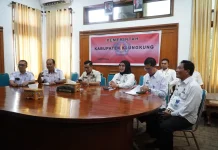 Kemenkum Bali Serahkan Hasil Anev kepada Pemkab Klungkung