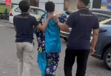 Satpol PP Denpasar Tertibkan Pedagang Acung dan Badut di Lampu Merah