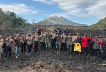 BKSDA Bali dan Tim Gabungan Tangani Kebakaran TWA Gunung Batur