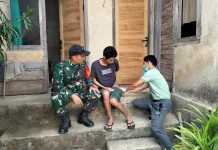 Babinsa Dampingi Pemeriksaan Kesehatan ODGJ di Nusa Penida
