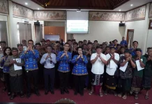 Kanwil Kemenkum Bali Serahkan 24 Sertifikat Paralegal