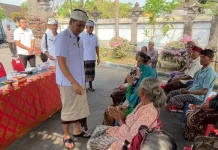 Bupati Kembang Pastikan Lansia Tercecer dari Bantuan Pusat Tetap Tertanggulangi