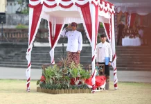 Pemkab Klungkung Serahkan Bantuan Rp3,8 Miliar untuk Nelayan dan Petani