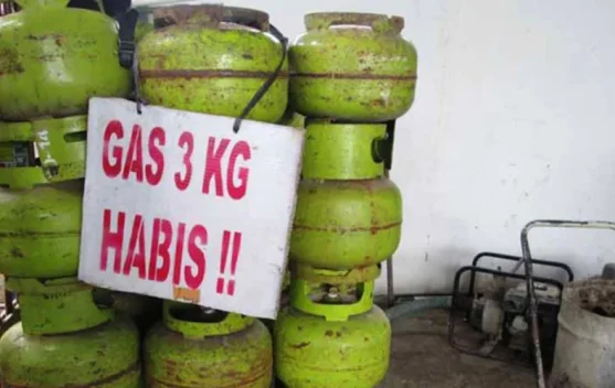Kelangkaan LPG 3 Kg Dikeluhkan Warga dan Pemilik Warung