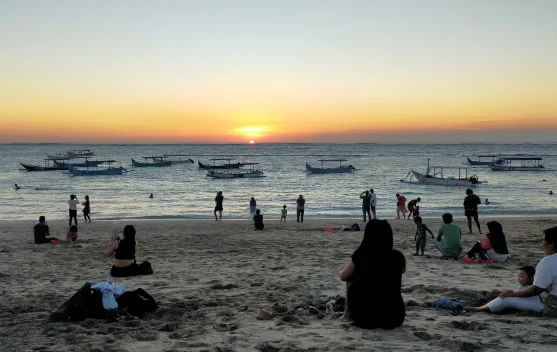 Tak Perlu Jauh, Tiga Pantai Dekat Denpasar ini Sajikan Sunset Menawan