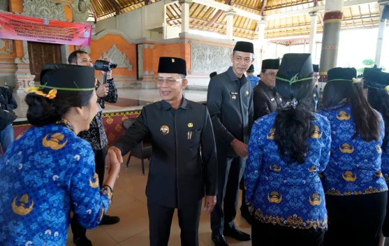 Ratusan PNS Pemkab Klungkung Resmi Diambil Sumpah dan Dilantik