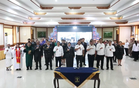 Kakanwil Kemenkum Bali Lantik 15 PNS dan 1 Pejabat Fungsional