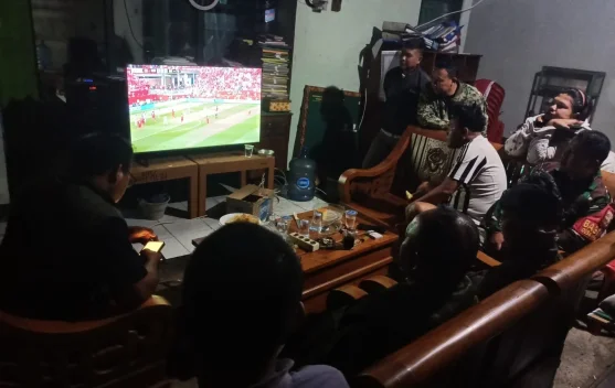 Kodim Tabanan Perkuat Komsos Kreatif Lewat Nobar Piala Dunia