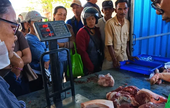 Permintaan Daging Babi Meningkat Drastis Jelang Galungan di Jembrana