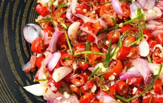 Sambal Matah Pedas Segar Khas Bali yang Bikin Nasi Hangat Ludes
