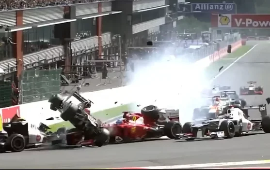 Tabrakan Maut Lap Pertama Warnai GP Belgia 2012