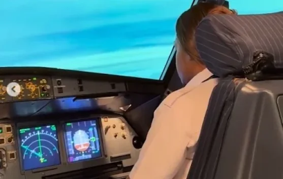 Perempuan Asal Papua Ukir Sejarah dengan Lisensi Airbus A320