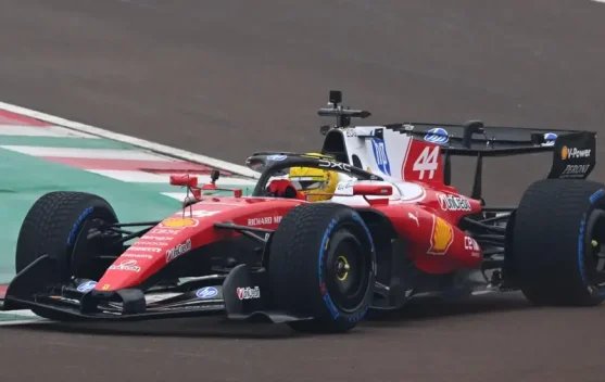 Hamilton Raih Kemenangan Perdana Bersama Ferrari