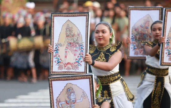 Menjelang HUT ke-81 RI, Pelajar Tingkat SMP dan SMA Klungkung Meriahkan Parade