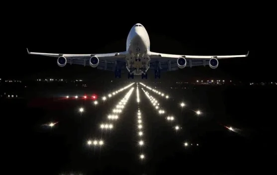 Terbang saat Orang Lain Tidur, Apa Untungnya Memilih Red Eye Flight?