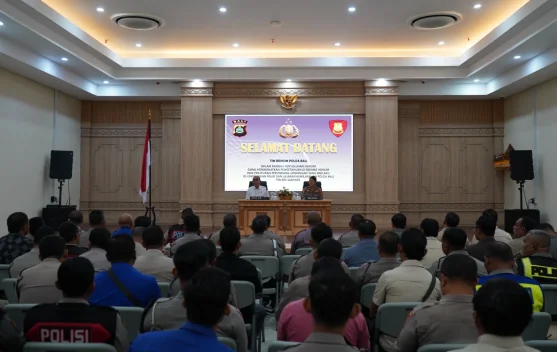 Bidkum Polda Bali Berikan Penyuluhan Hukum kepada Personel Polres Gianyar