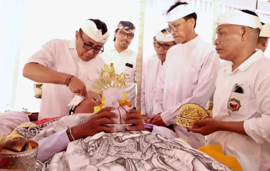 Wali Kota Jaya Negara Ngayah Nyangging