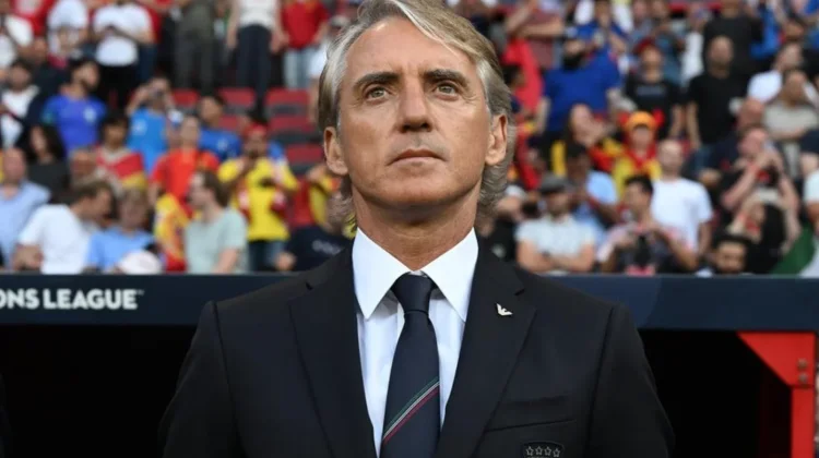 Roberto Mancini Pelatih Italia hingga Piala Dunia 2030