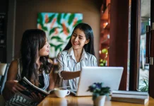 Mendengar, Bukan Sekadar Diam