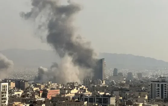Bara di Teluk Belum Mereda