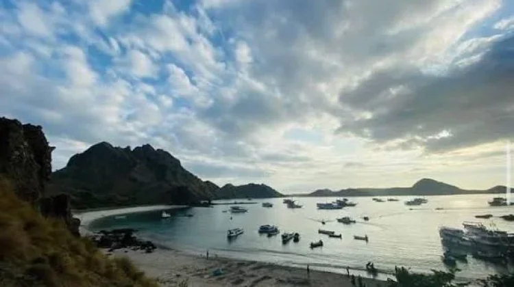 Pelaku Wisata Tolak Kuota TNK 1.000 Orang