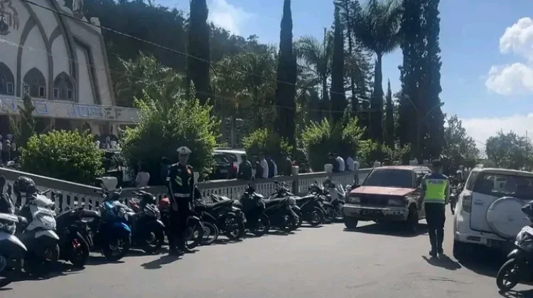 Satlantas Polres Ngada Amankan Lalu Lintas Perayaan Rabu Abu