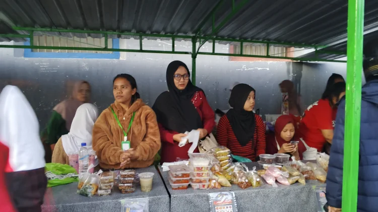 Berburu Takjil, Toleransi Warnai Ramadan di Manggarai