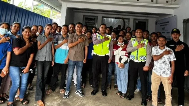 Satlantas Edukasi Kesadaran Lalu Lintas di SPPG Golo Dukal