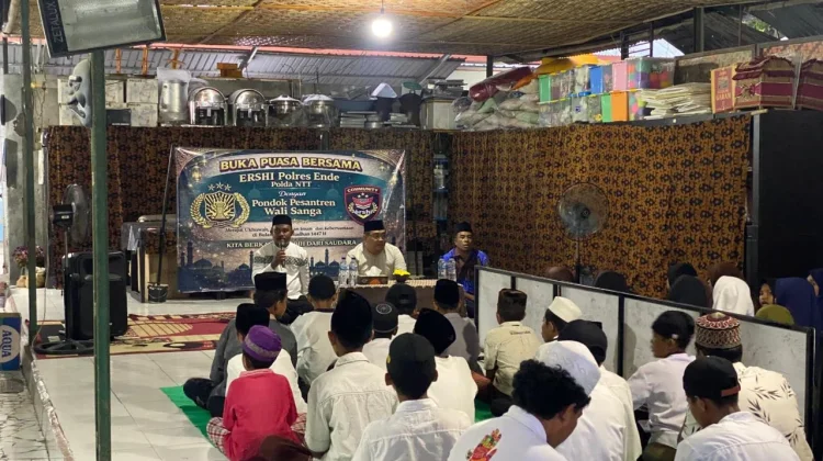 Ramadhan, Polres Ende dan Ershi Community Berbagi di Pesantren