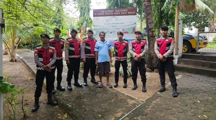 Sat Samapta Polres Flores Timur Amankan Aktivitas Pagi di Kota Larantuka