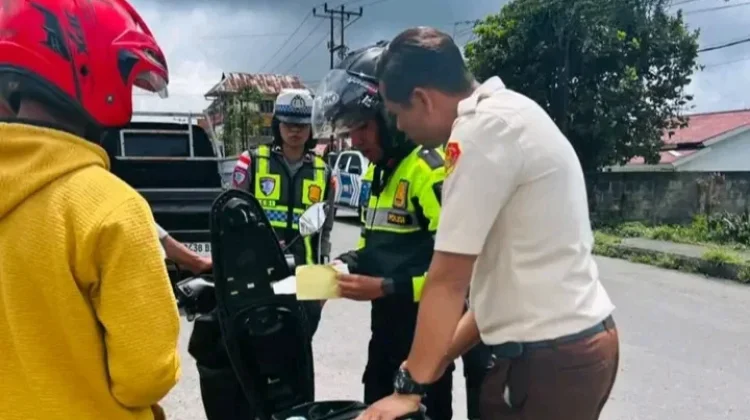 Satlantas Polres Ngada Gelar Operasi Gabungan Pajak Kendaraan