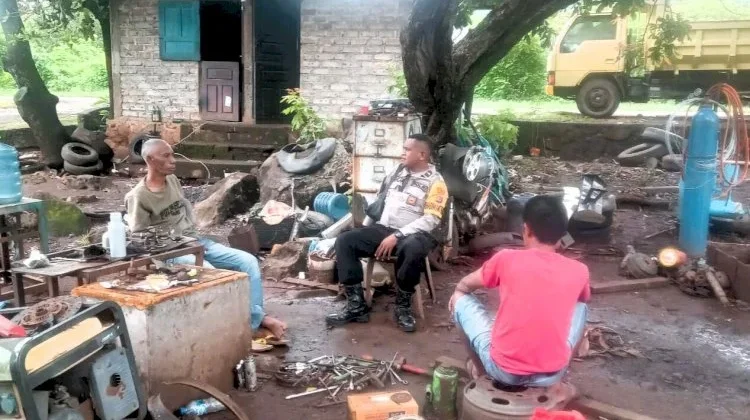 Polres Flores Timur Edukasi Warga Mokantarak Waspada TPPO dan Hoaks