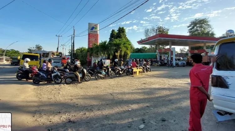 Pelat Luar dan Kendaraan Tak Taat Pajak Dilarang Isi BBM Subsidi di Labuan Bajo