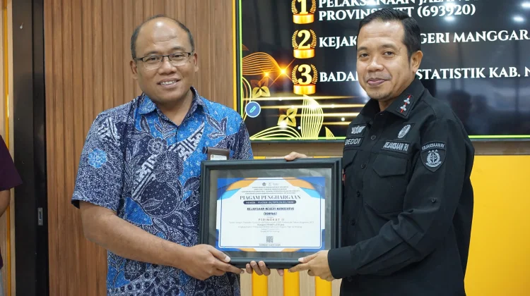 Kejari Manggarai Raih Peringkat II KKP 2025