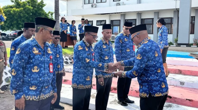 Pemkab Lembata Serahkan SAKIP Award kepada 36 Penerima